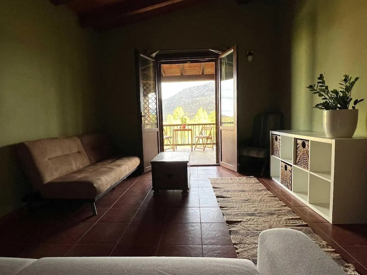 Casa Monte Liuru San Priamo Nyaraló